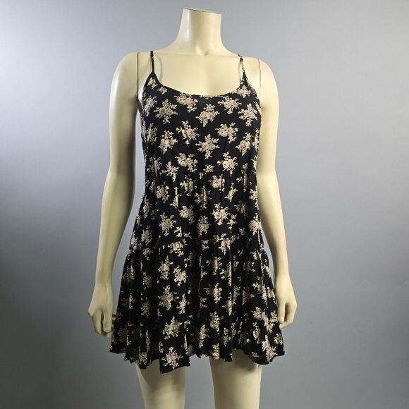 En creme small dress R8 - Picture 1 of 4